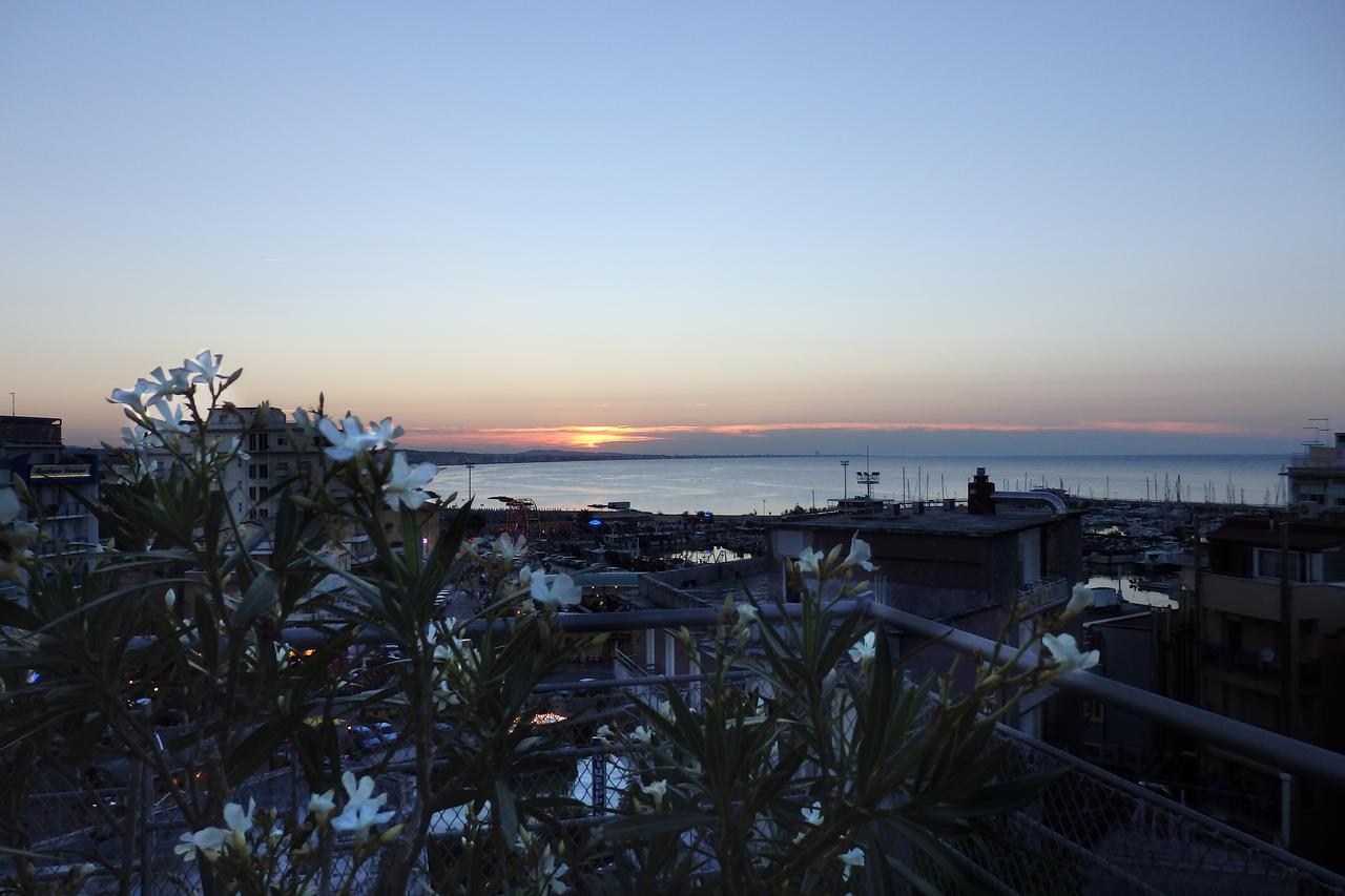 Residence Adriatico Gabicce Mare Habitación foto